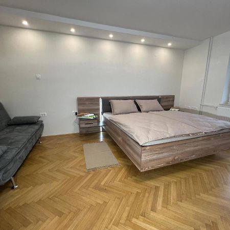 Mici'S Apartments Visoko  外观 照片